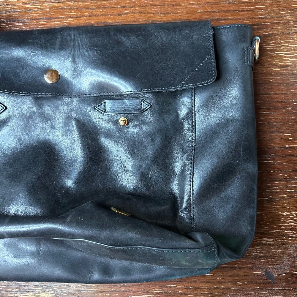 BeCa Black Leather Shoulder Purse With Magnetic Snap Closure & Purple Lining - Picture 8 of 15